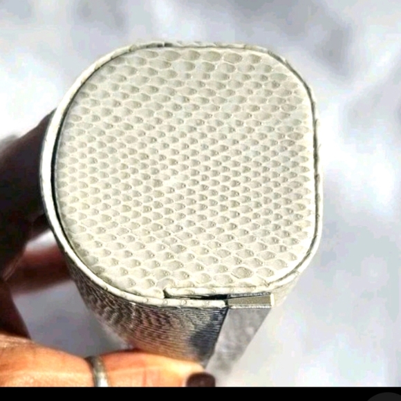 Jimmy Choo Eyeglass CASE ONLY Snakeskin Magnetic Flap Hard Case Ivory EUC - Picture 3 of 4